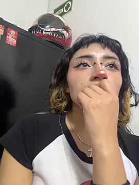 baby_akuma Chat XXX in diretta