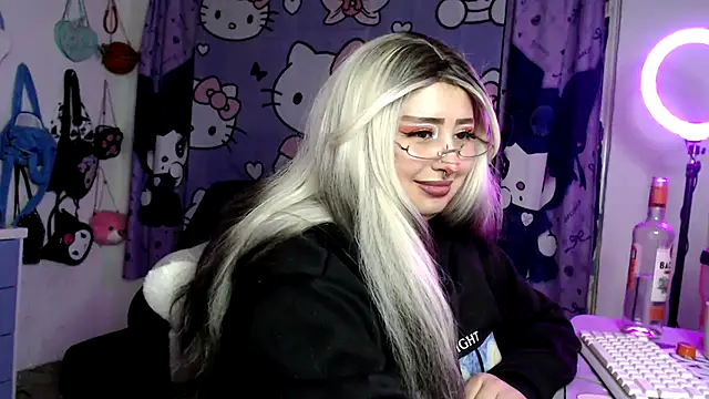 lussyevans24's Live XXX Chat