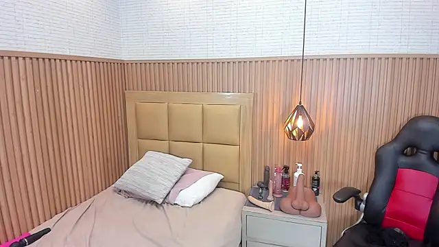 LOLAMAXI live XXX chat