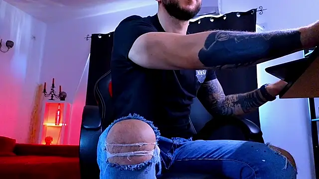 MightyAaron66 Show Webcam