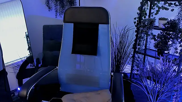 Elainebeness Adlı Modelin Canlı XXX Sohbeti