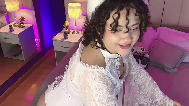 _sarahRose Adlı Modelin Canlı XXX Sohbeti