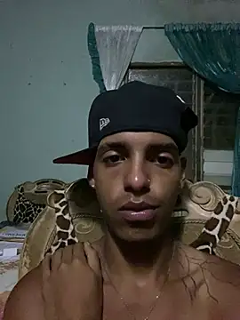 Aleexxx_2005 webcam show