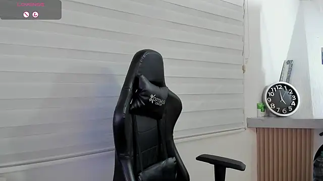 Онлайн чат XXX Rick_Adams