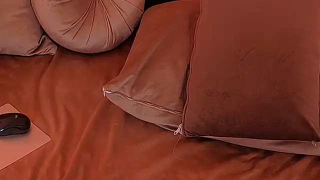 RubyLuxee Adlı Modelin Canlı XXX Sohbeti