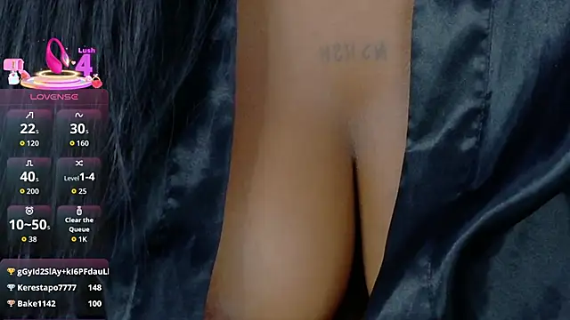 Lola_King Chat XXX in diretta