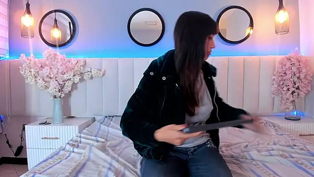 Sophia_Gloss Adlı Modelin Canlı XXX Sohbeti