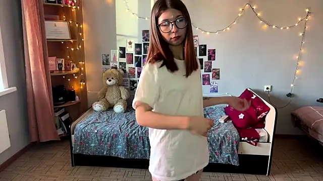 MoonRavelle Webcam show