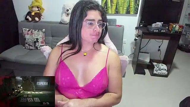 XXX chat uživo modela Khalifa_Gold
