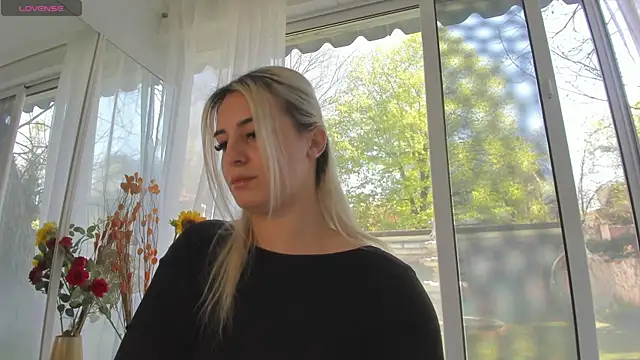 Czat XXX na żywo – Ella_Vee