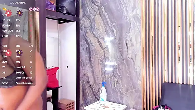 Chatroom XXX en direct de LauraSaenz01