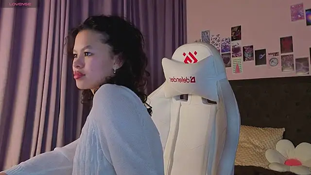 moco_choco's Live XXX Chat