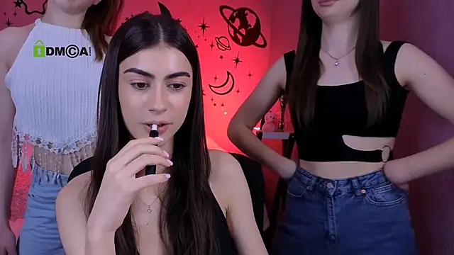 XXX chat uživo modela nekky_mouse