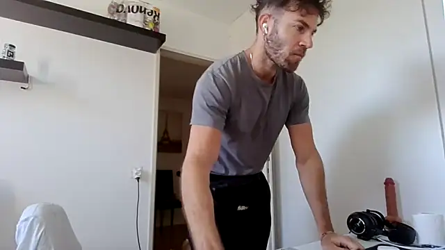 alpha-hunk Live XXX-chat