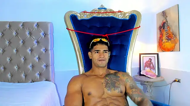 Онлайн чат XXX antonio__444