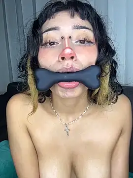 Chat +18 de baby_akuma ao vivo