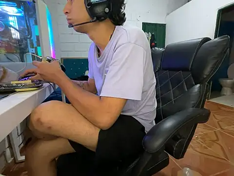 Max_TheHorseDick Live XXX-Chat