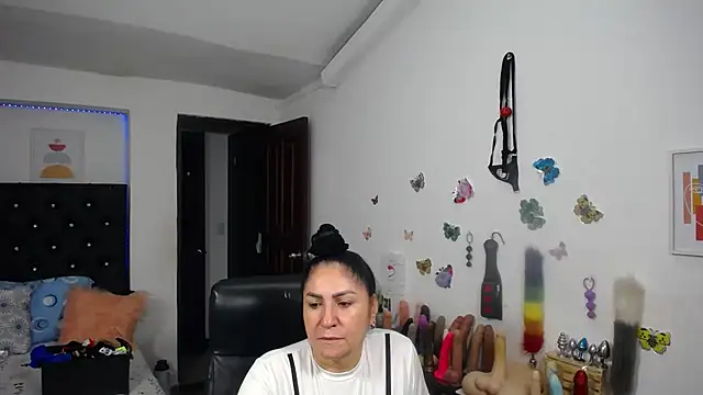 Chat +18 de mature_bigboobs10 ao vivo