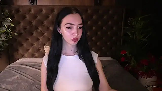 WildKittenX_ Adlı Modelin Canlı XXX Sohbeti