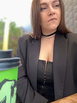 CrazyTori Adlı Modelin Canlı XXX Sohbeti