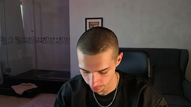 Chatroom XXX en direct de KaydenDrew