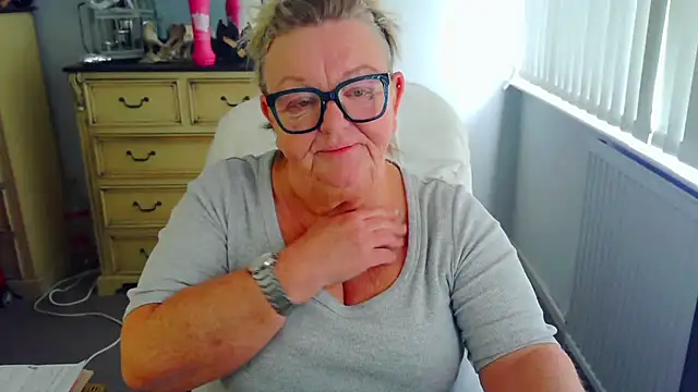 BridgetBlueEyes 即時 XXX 聊天