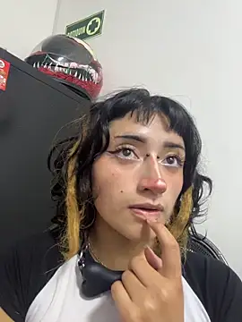 baby_akuma Adlı Modelin Canlı XXX Sohbeti