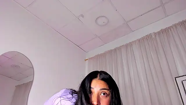 Emilybta's Live XXX Chat