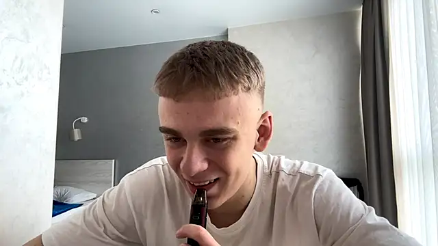 Chatroom XXX en direct de SoloFury