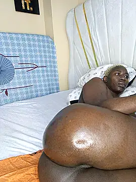 SquirtQueen16のライブXXXチャット