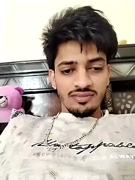 Wild_Vassu: διαδικτυ ακό σόου στην κάμερα