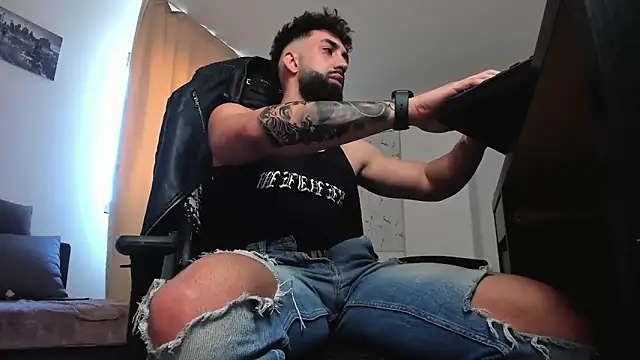 liamaesthetic: διαδικτυακό σόου στην κάμερα