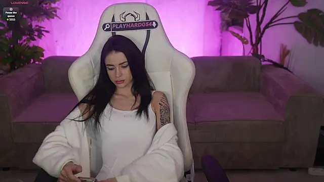 Tina_Breeze Chat XXX in diretta