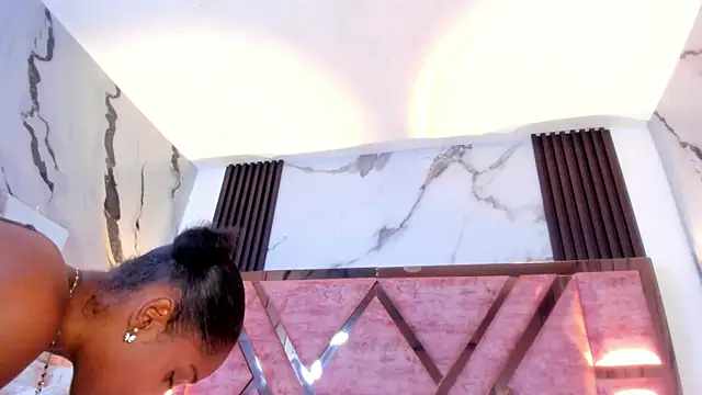 XXX chat uživo modela kandy_bronw