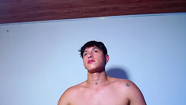 rowanbigboy23 Adlı Modelin Web Kamerası Şovu