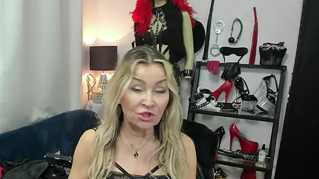 Chat +18 de crystaLUX ao vivo