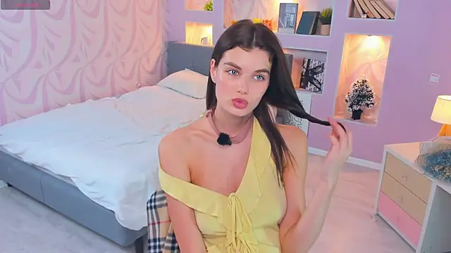 FloraDobb Adlı Modelin Canlı XXX Sohbeti