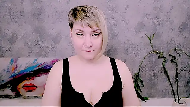 Djullia élő XXX-chatje