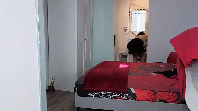 HotSpicyGujju's Live XXX Chat