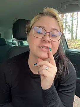 LisaNimmersatt's Live XXX Chat