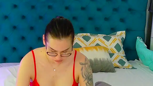 Chat +18 de LexieRosse ao vivo