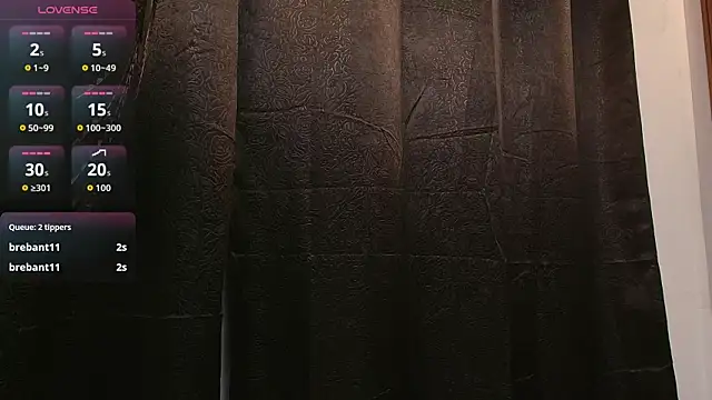 Oliver_Laurent_: διαδικτυακό σόου στην κάμερα