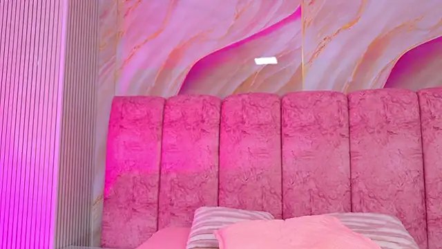 emmacurvy live XXX chat