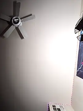 XXX chat uživo modela lit702