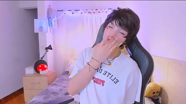 Sweet_Allan Show in webcam