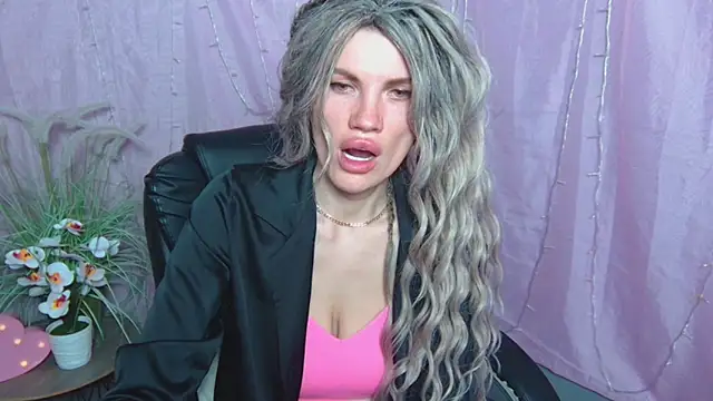 Chatroom XXX en direct de MilaLoona