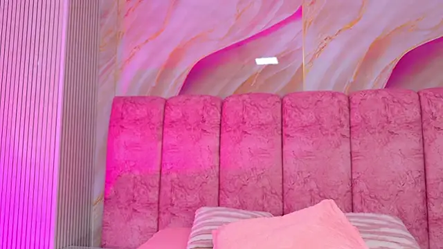 emmacurvy 现场XXX聊天