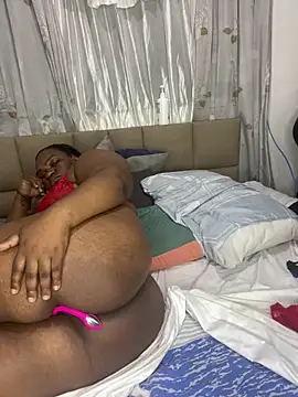 Chat +18 de lilybaudyn_ ao vivo