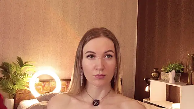 Hello_Lisha's Live XXX Chat