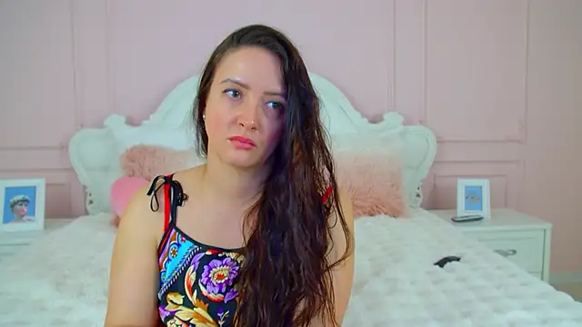 ElinaBellucci Chat XXX in diretta